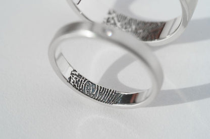 Wedding ring "Simple" (3 mm) brushed rounded with a stone (2 mm) and an individual fingerprint inside