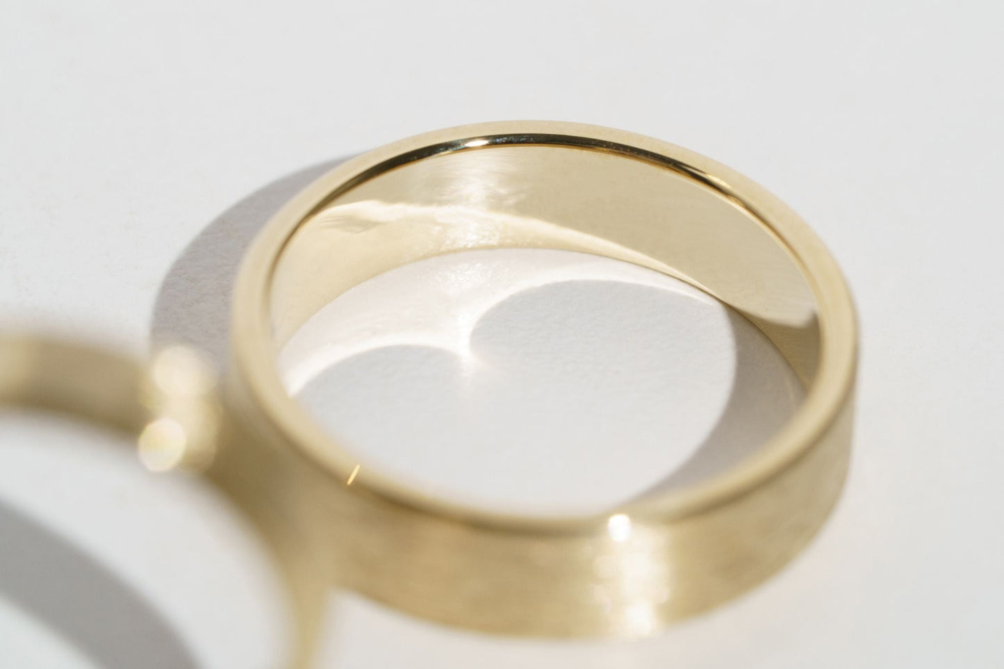 Wedding ring "Simple" (4 mm) brushed with personalized fingerprint inside