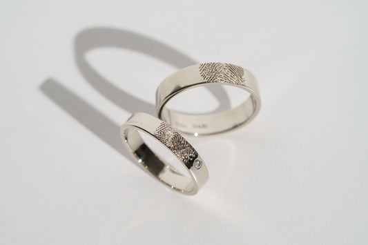 Wedding ring "Simple" (5 mm) with fingerprint outside
