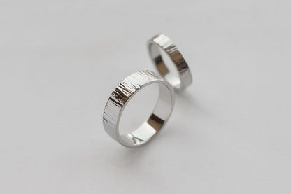 Wedding ring "Simple" (5 mm) vertical hammered