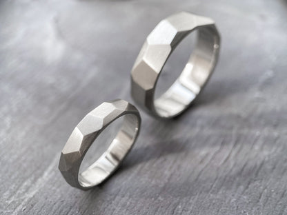 Wedding ring "Large Facets" (4 mm)