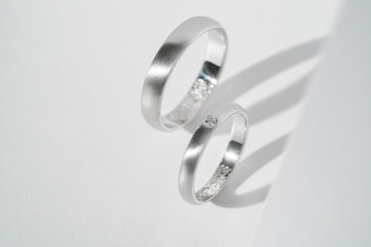 Wedding ring "Classic" (3 mm) matte with a personalized fingerprint inside and gemstone (1,75 mm)