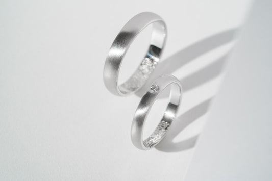 Wedding ring "Classic" (3 mm) matte with a personalized fingerprint inside and gemstone (1,75 mm)