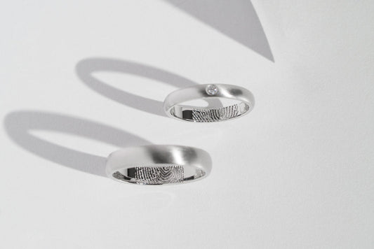 Wedding ring "Classic" (3 mm) matte with a personalized fingerprint inside and gemstone (1,75 mm)