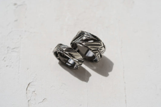 Wedding ring "Crushed Ice" blackened (5 mm)