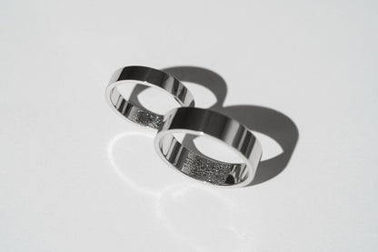 Wedding ring "Simple" (6 mm) with an individual fingerprint inside