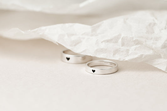Wedding ring "With Love" (3 mm; red or black heart)